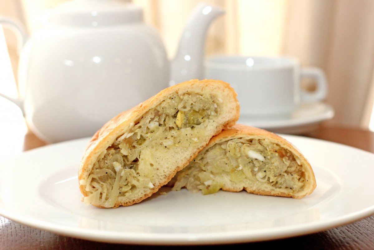 Пирог с капустой и яйцом