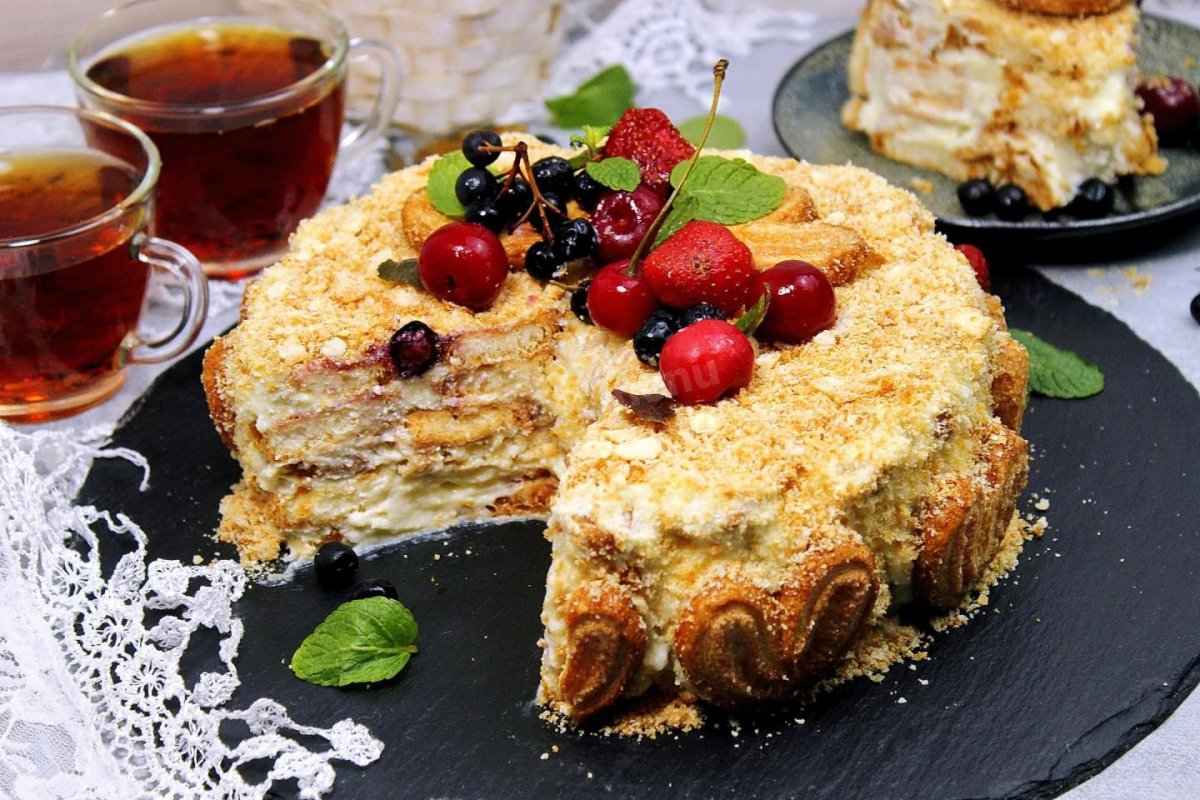 Яблочный пирог с заварным кремом