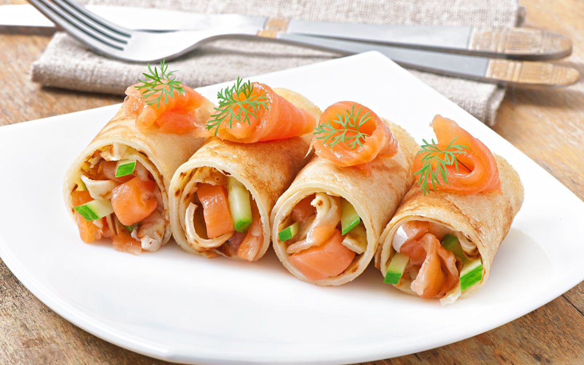 Блинчики с семгой и сливочным сыром