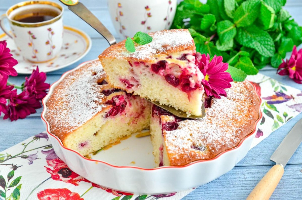 Заливной пирог из ревеня
