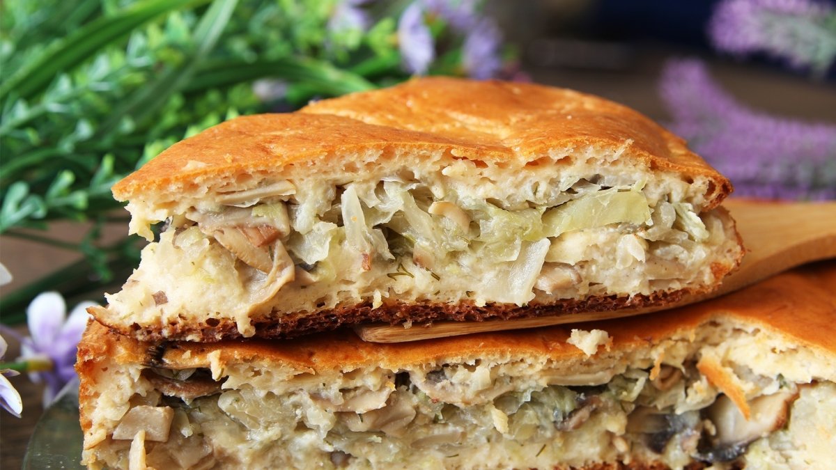 Пирог с капустой и яйцом