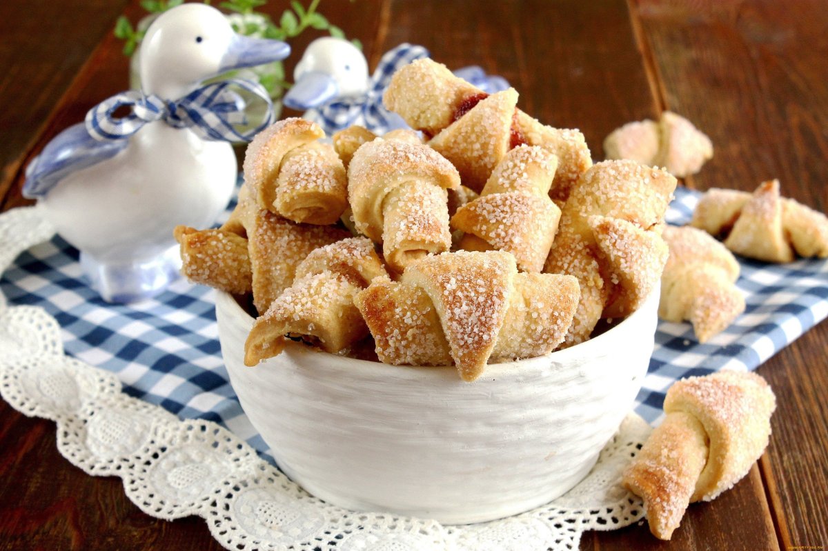 Кофе и печенье с улыбкой