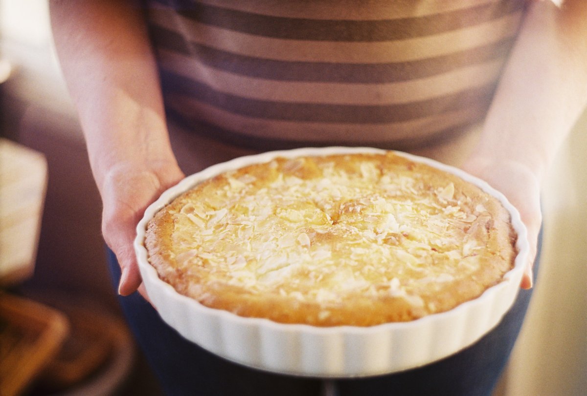 Шарлотка с яблоками Юлии Высоцкой