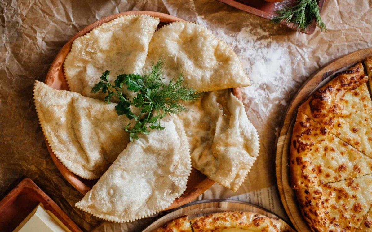 Чебуреки беляши самса хачапури