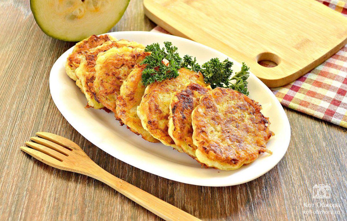 Кабачковые оладьи с лососем