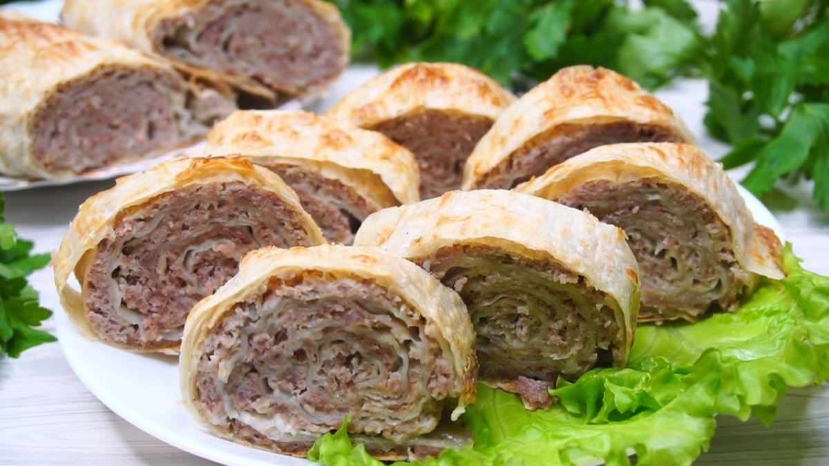 Мясной рулет из лаваша