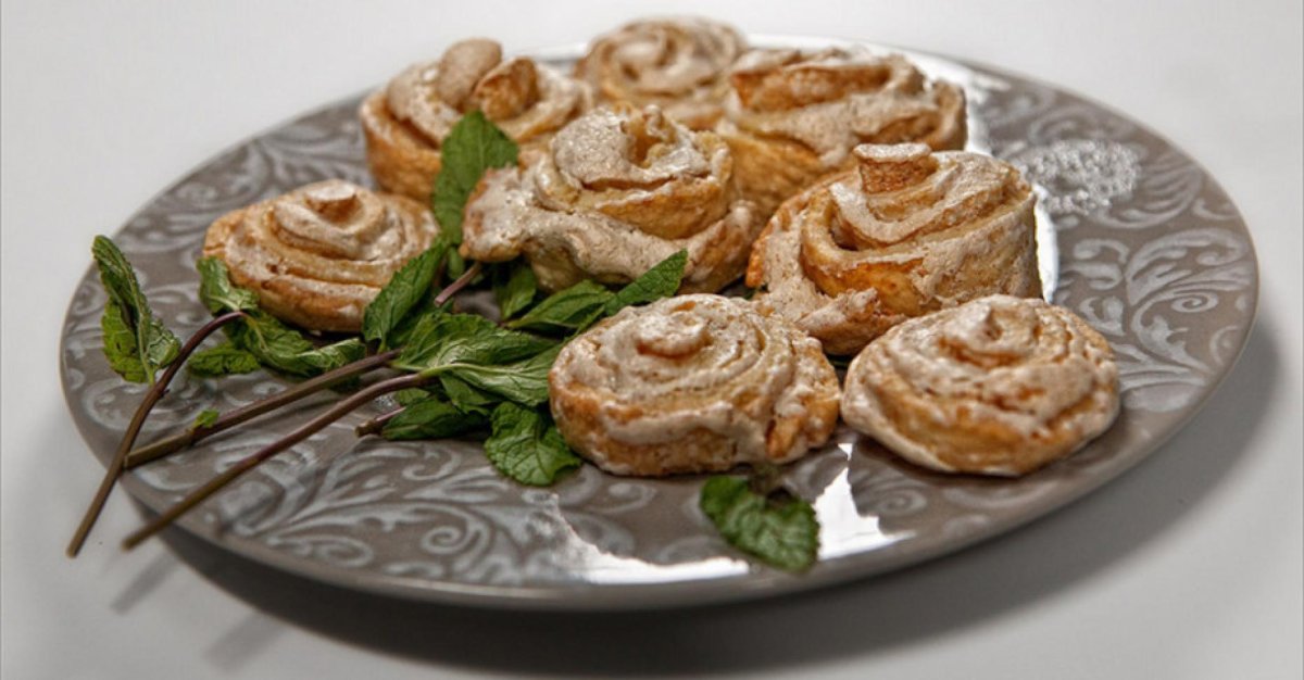 Выпечка розочки с яблоками