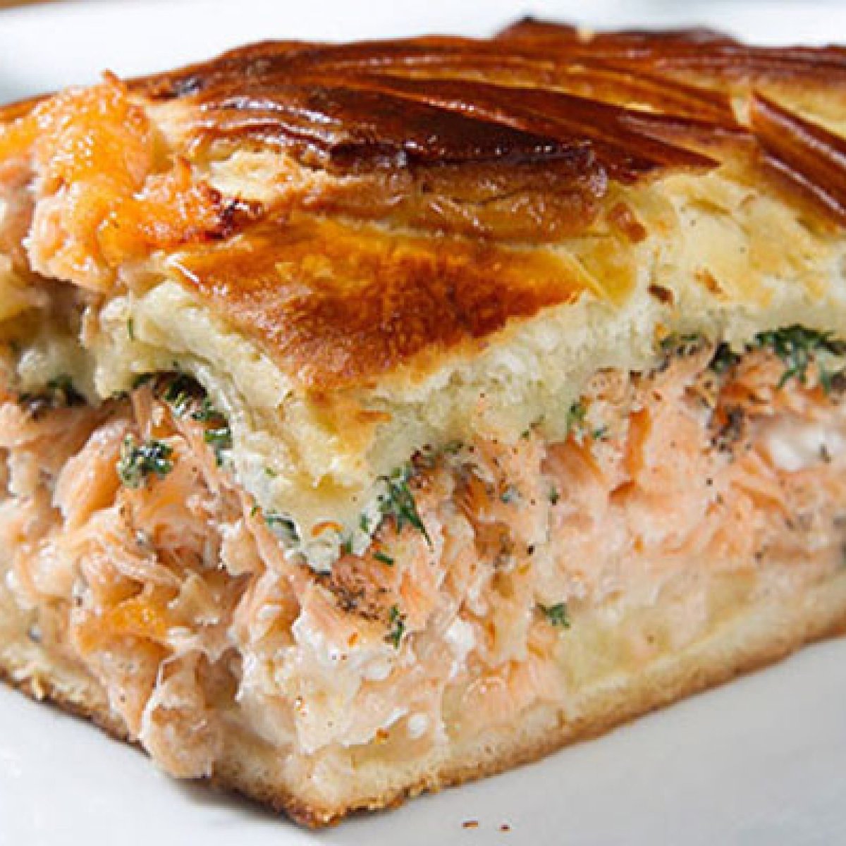 Пирог с рыбой и рисом