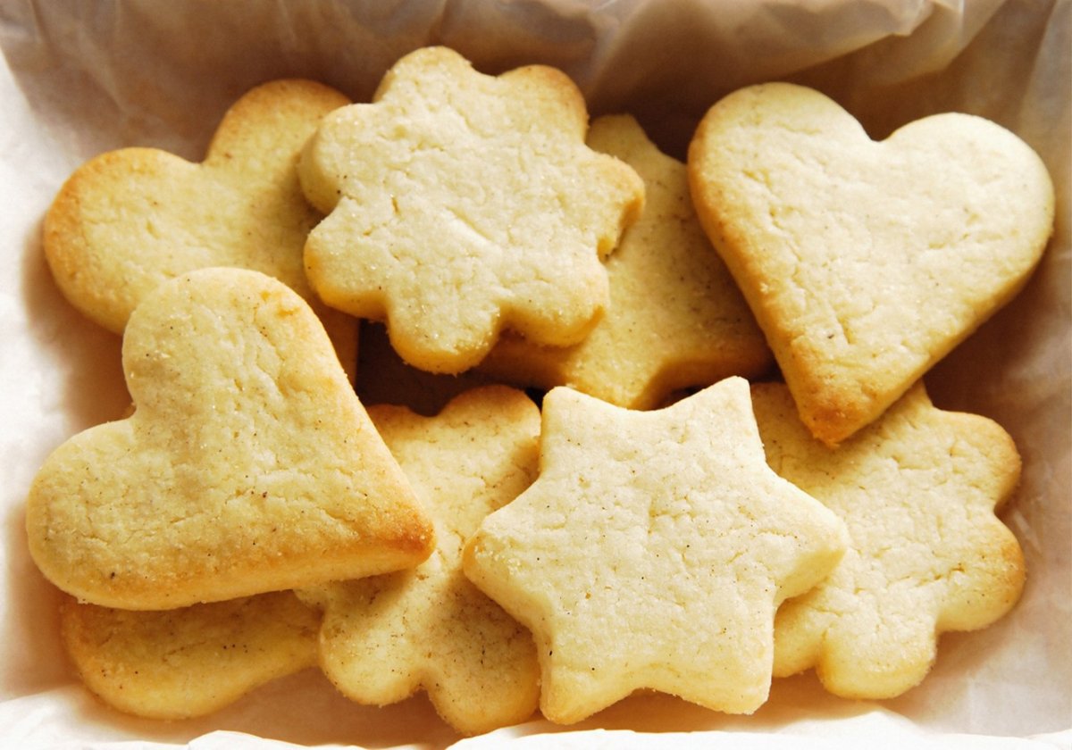Молоко с печеньками