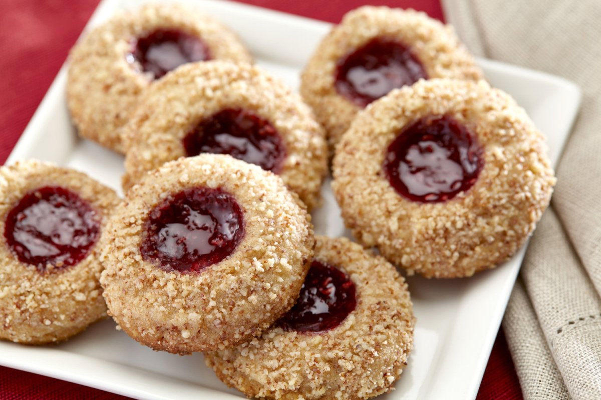 Печенье с джемом и орехами