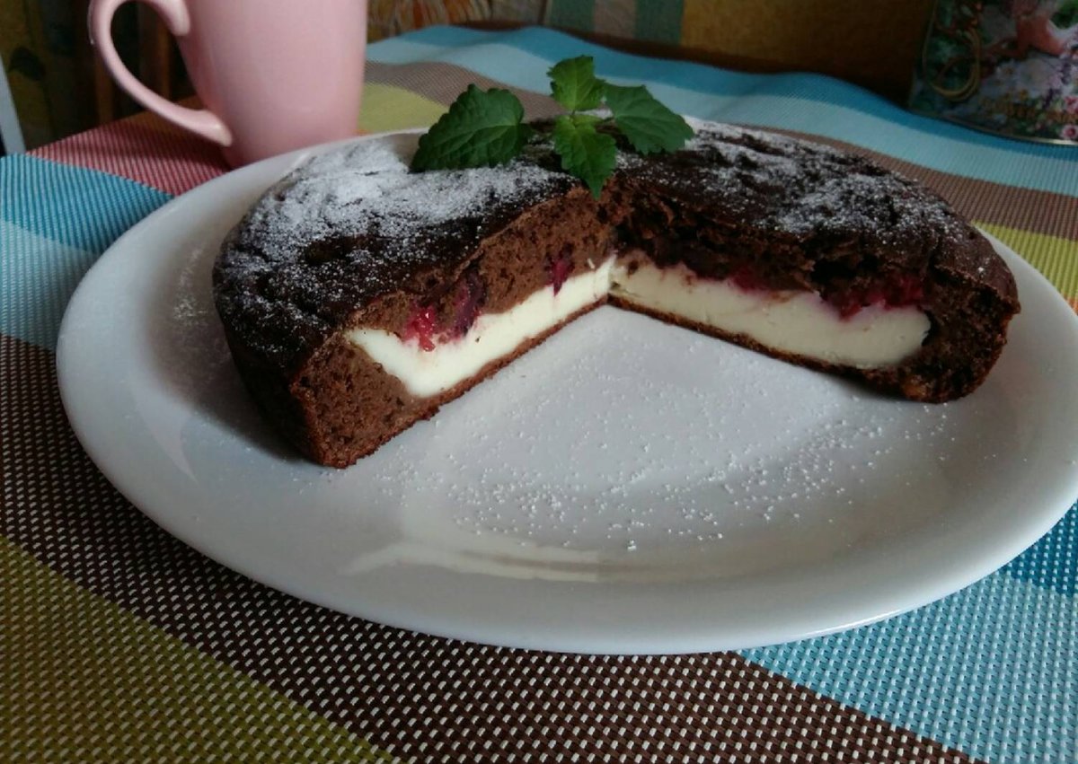 Шоколадный пирог с творожной начинкой