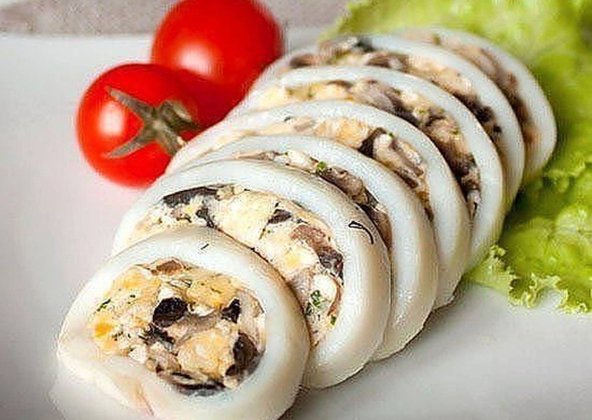 Рулет из лаваша с шампиньонами и сыром