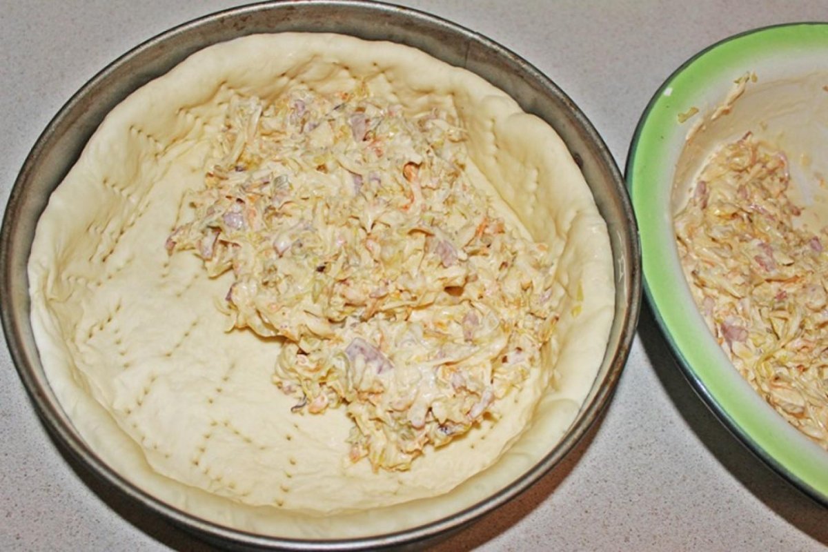 Пирог кулебяка с капустой