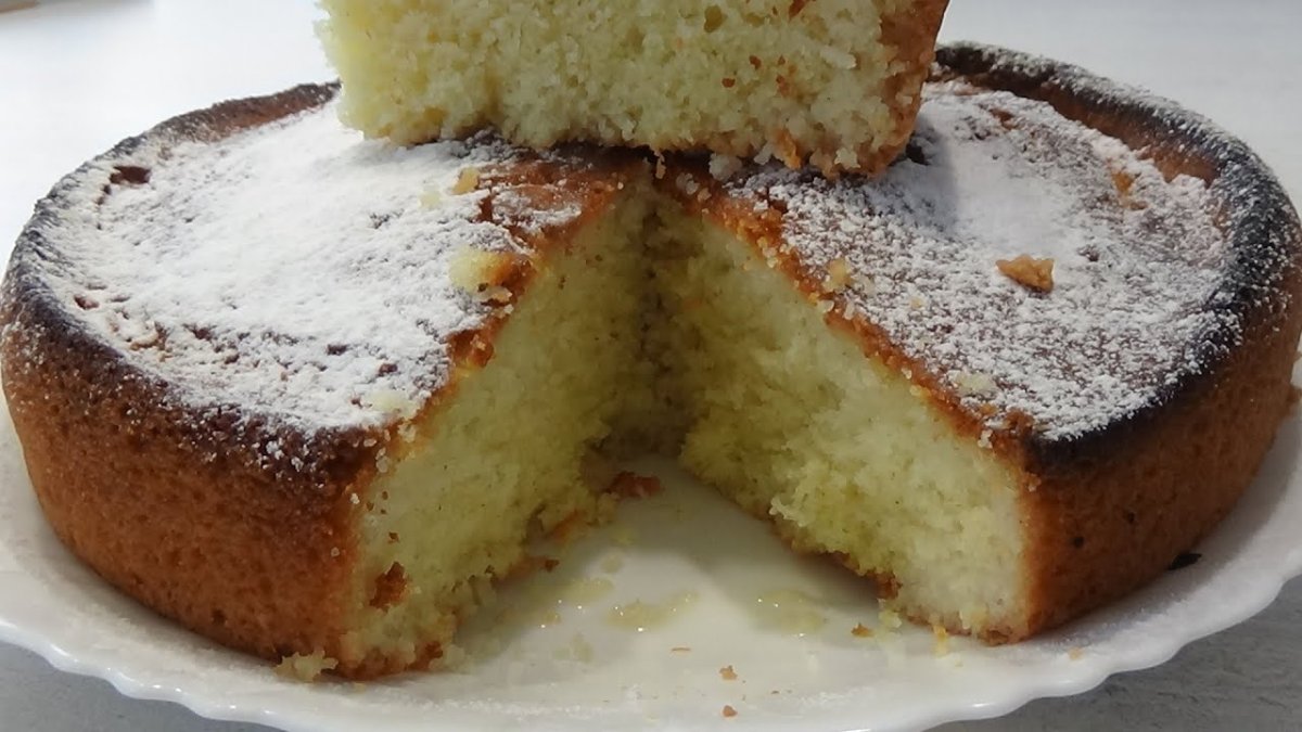 Шарлотка пышная с яблоками