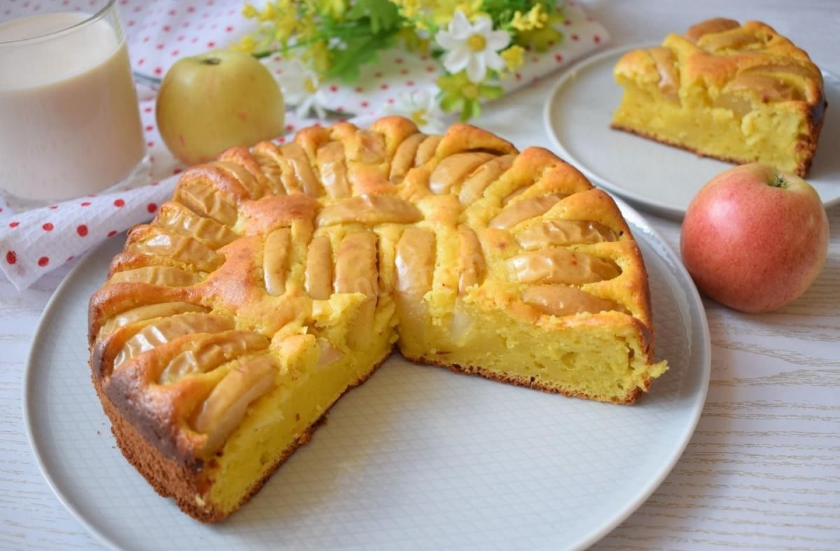 Шарлотка с творогом и яблоками в духовке