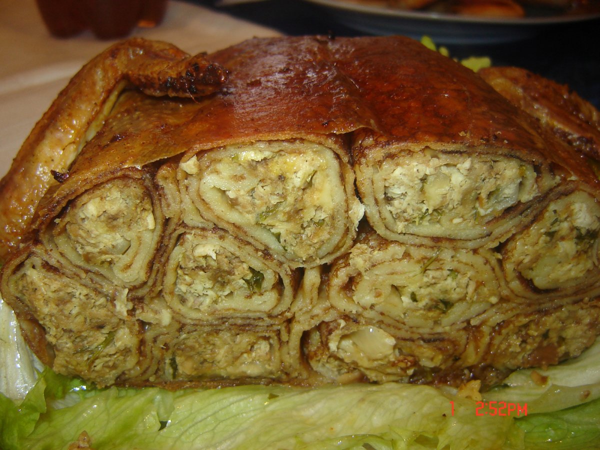 Курица по-царски фаршированная блинами