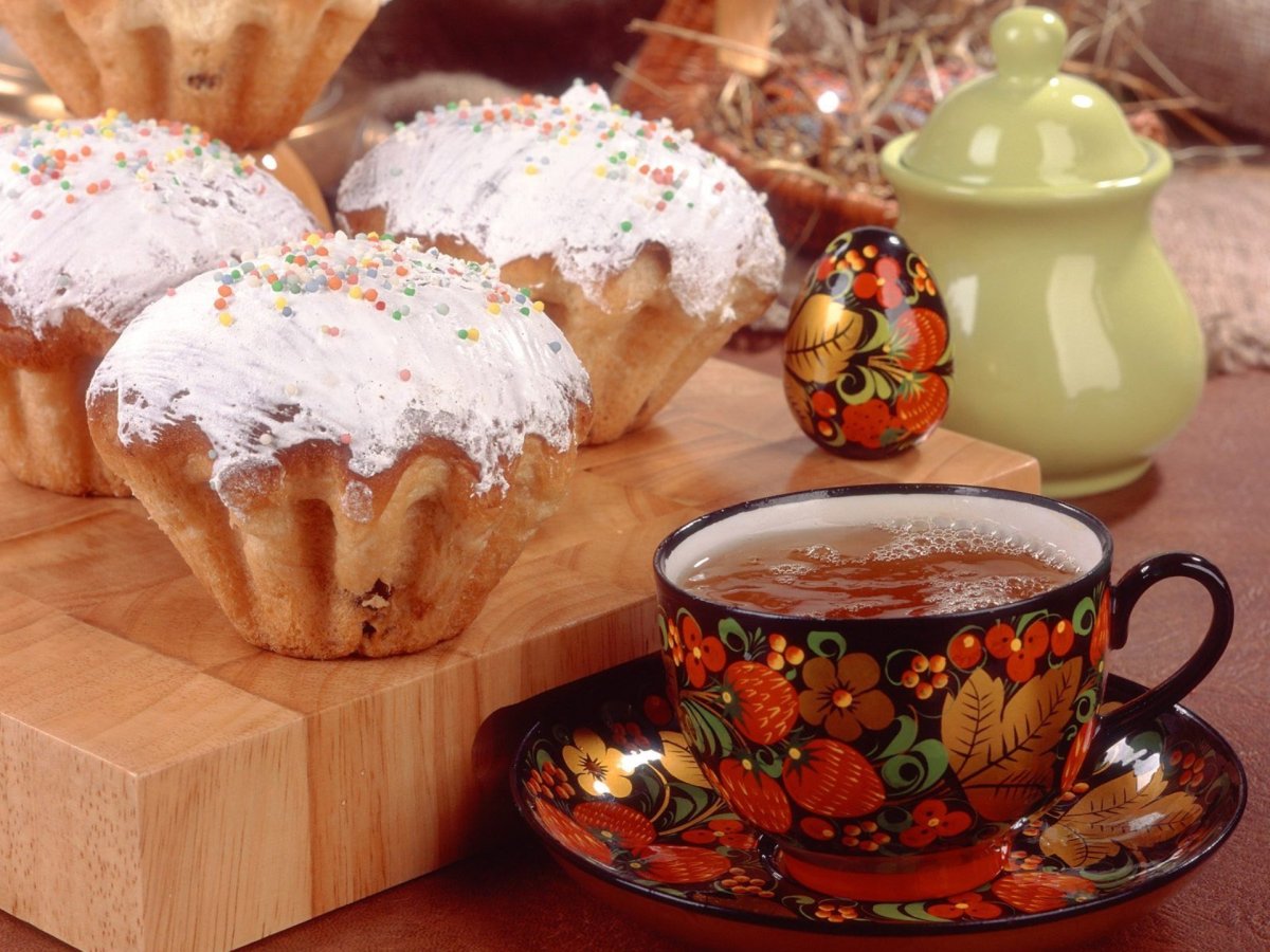 Чай и кулич