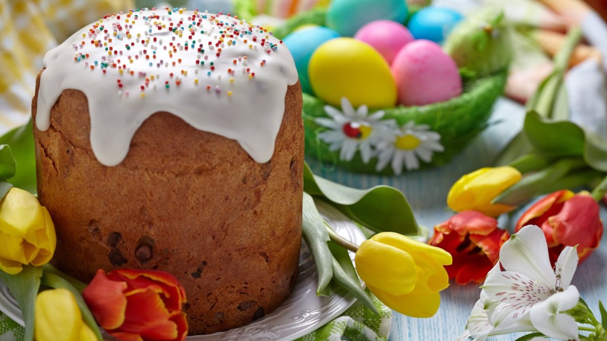 Куличи и яйца на Пасху