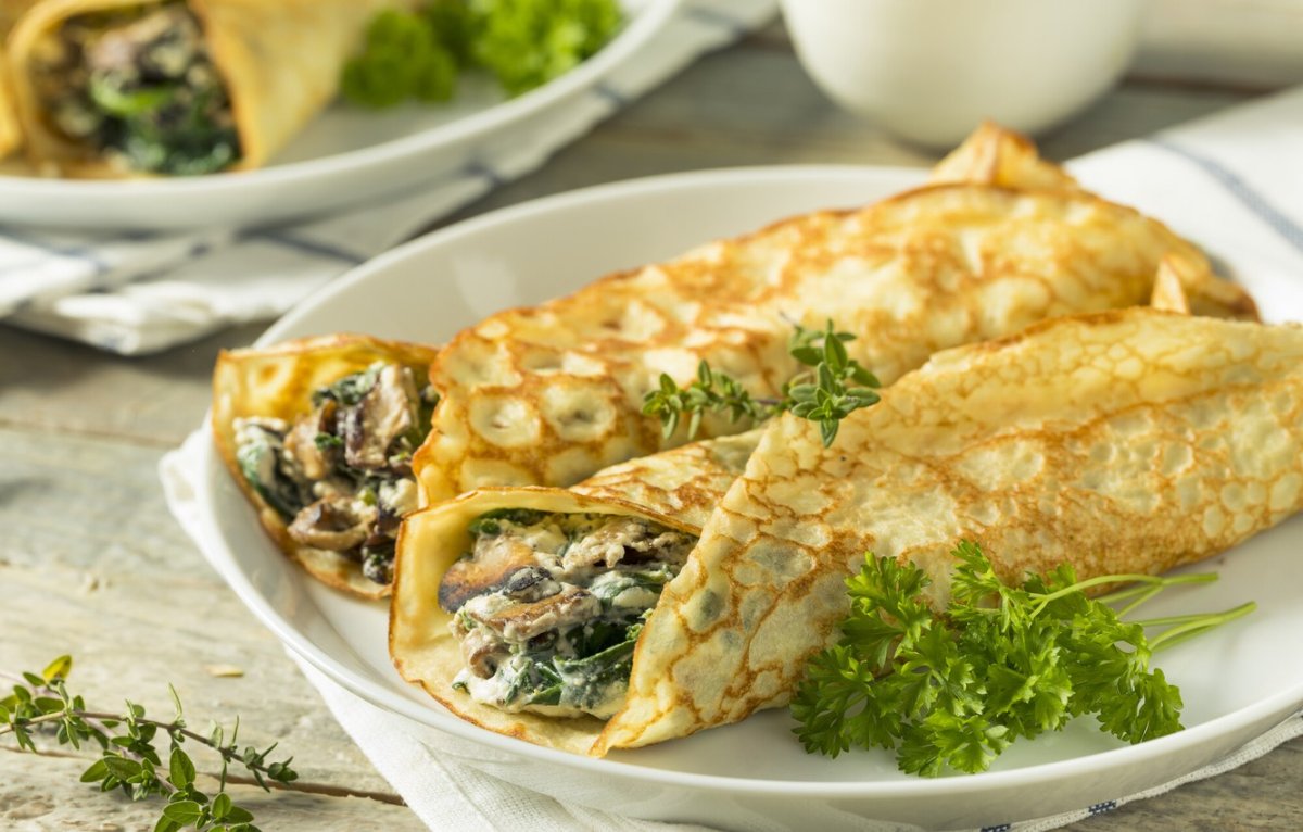 Блины с салом и луком