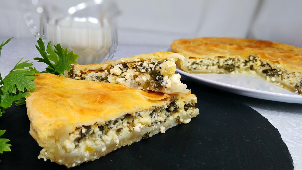 Слоеный пирог с сыром