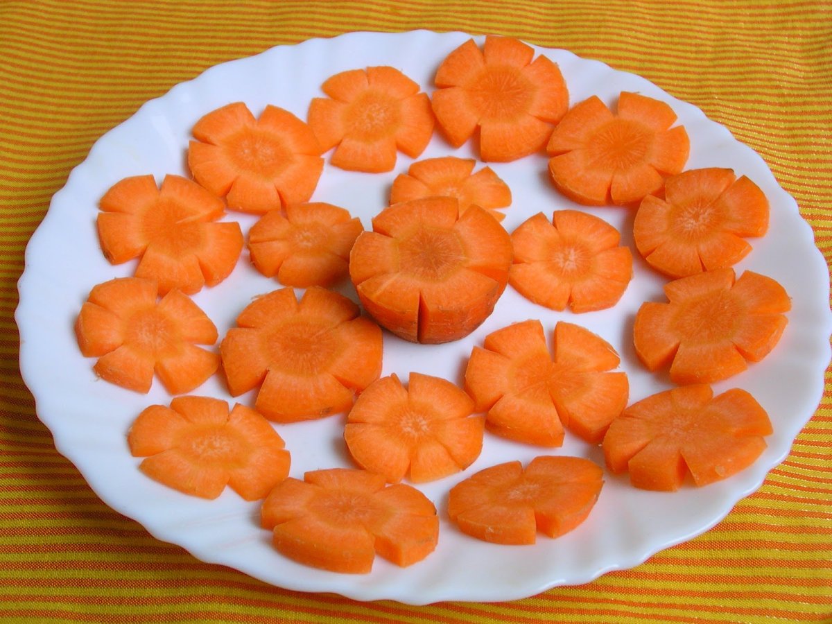 Украшения из моркови