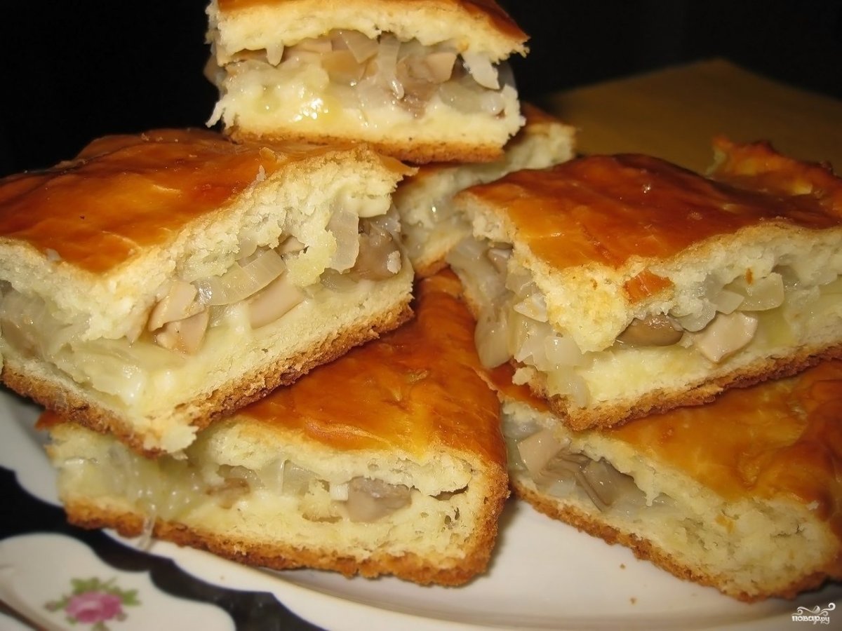 Пирог с солеными груздями