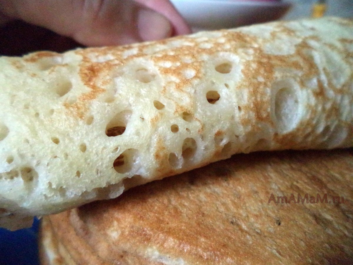 Яичные панкейки с грибным соусом