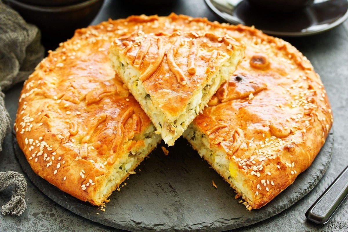 Пирог с зел луком и яйцом