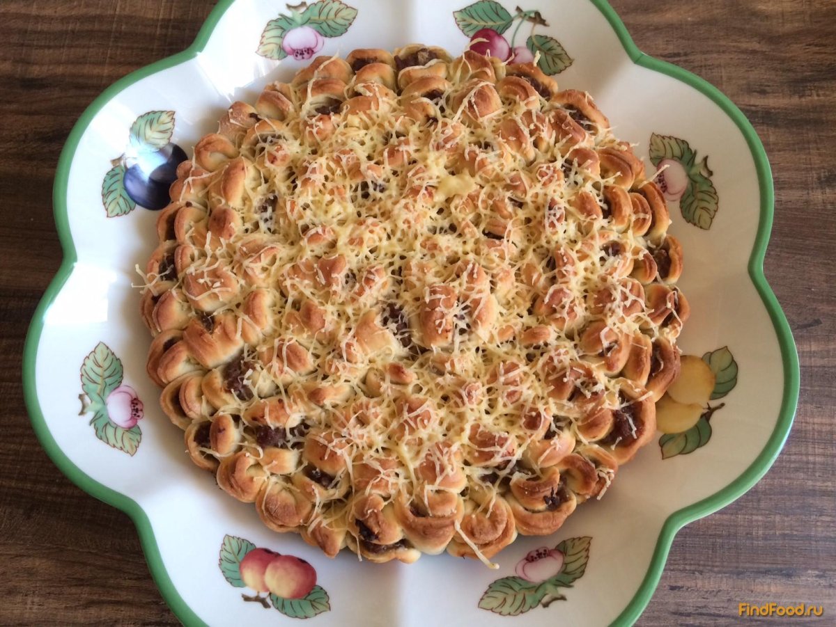 Красивый мясной пирог