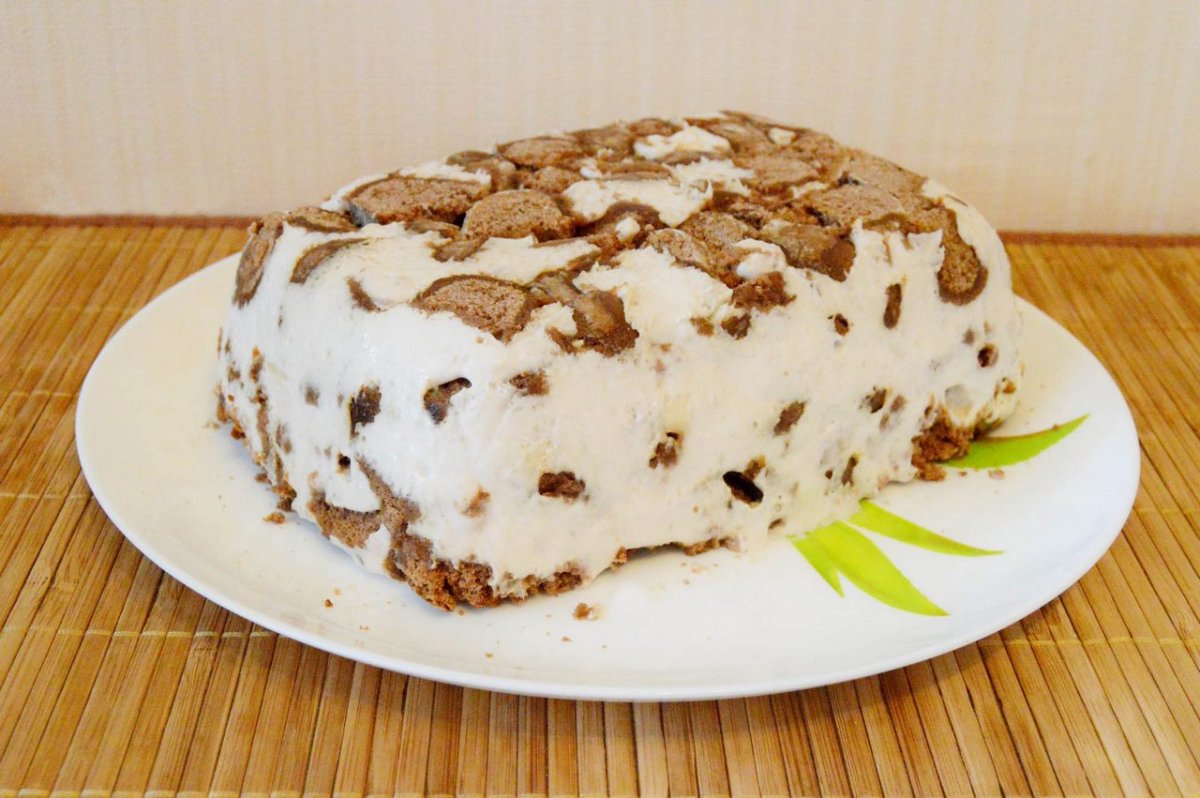 Пирожное с миндалем