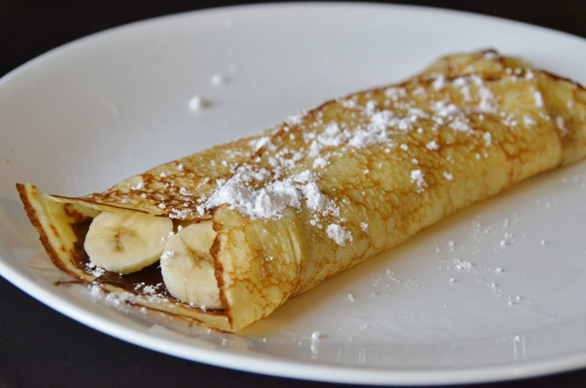 Блины с маскарпоне и клубникой