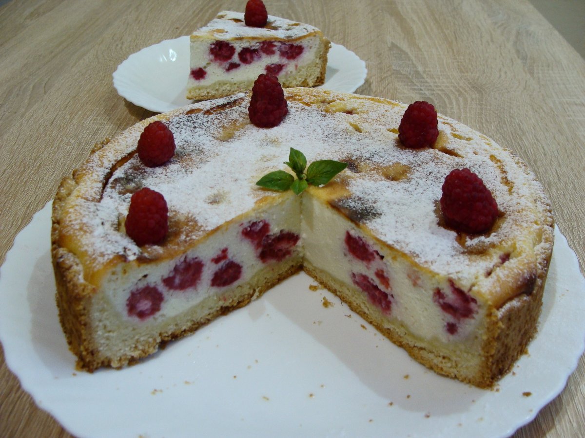 Пирог с клубникой