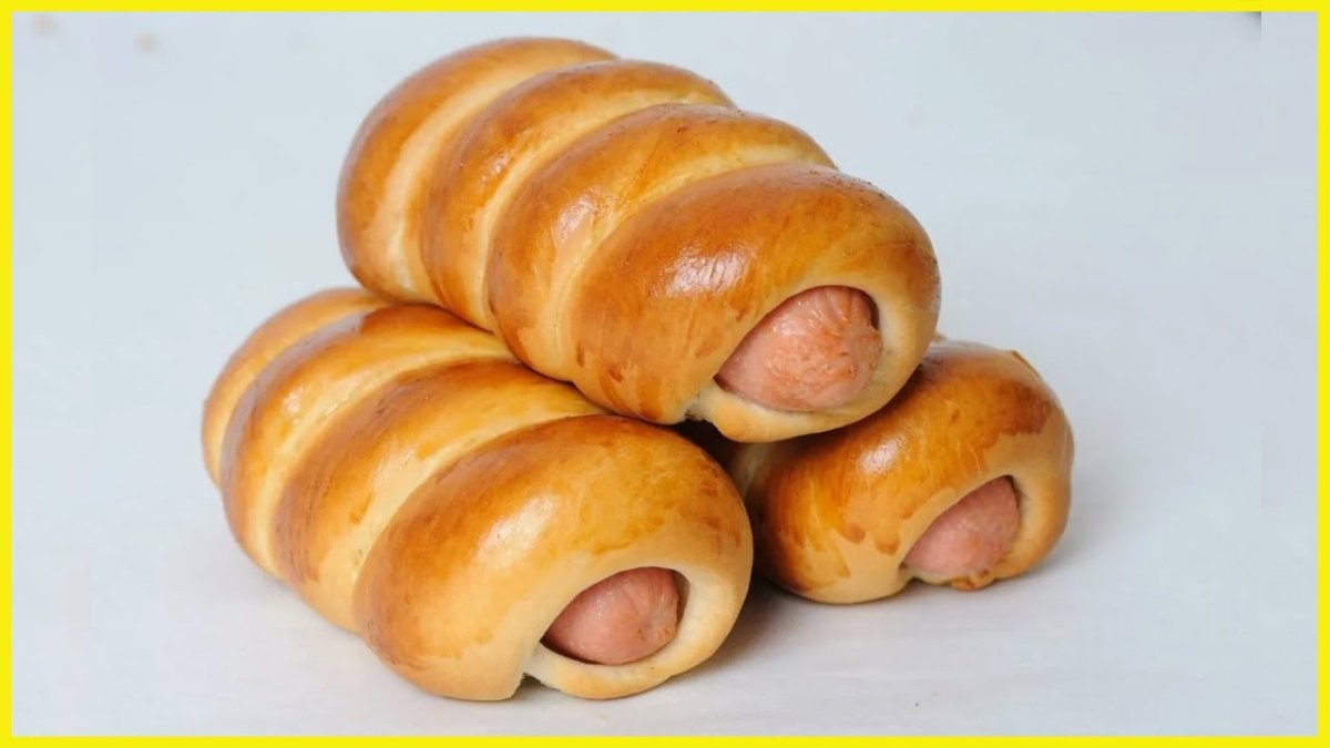 Пирожки с сосиской