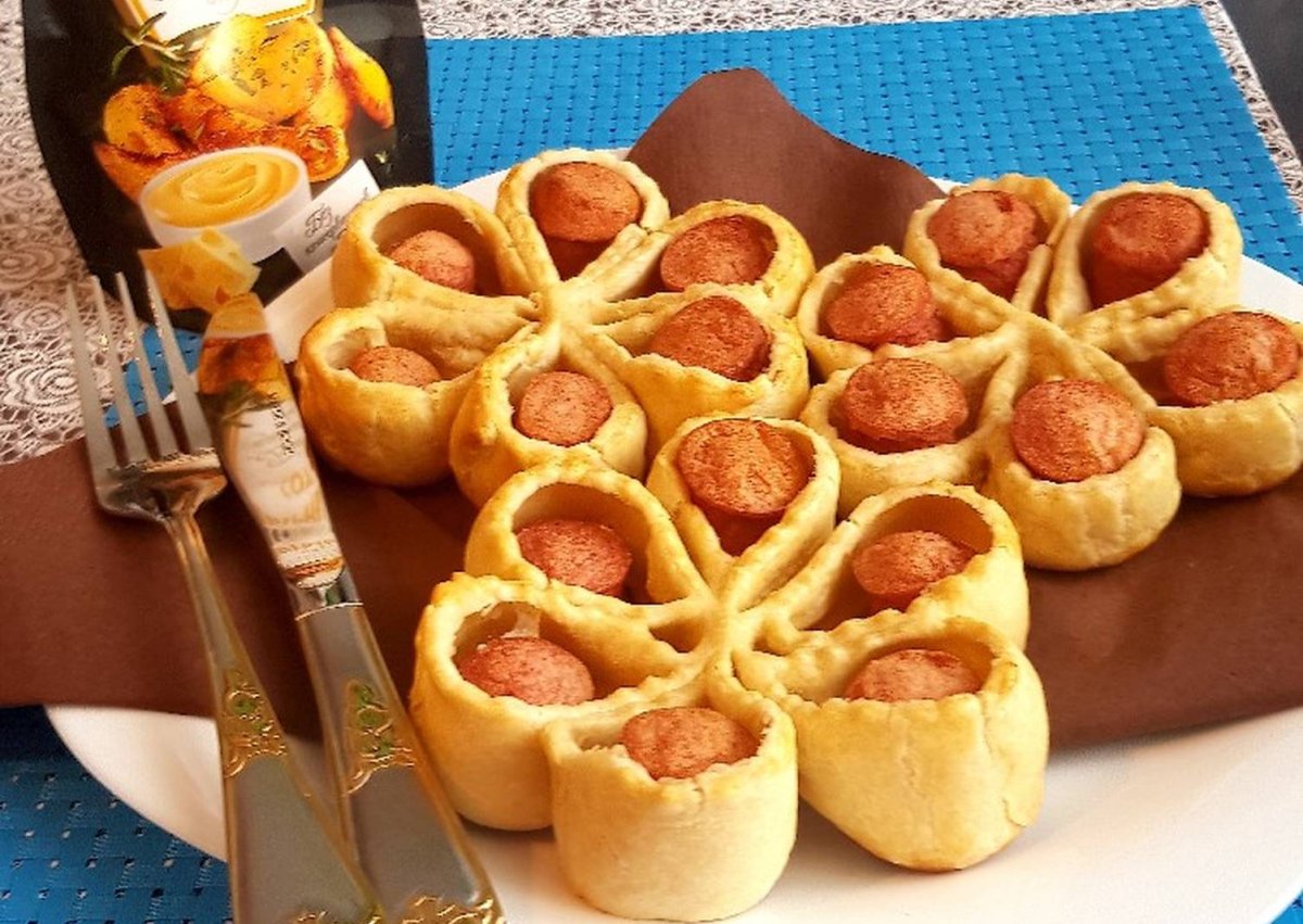 Пирог с сосисками и сыром в духовке