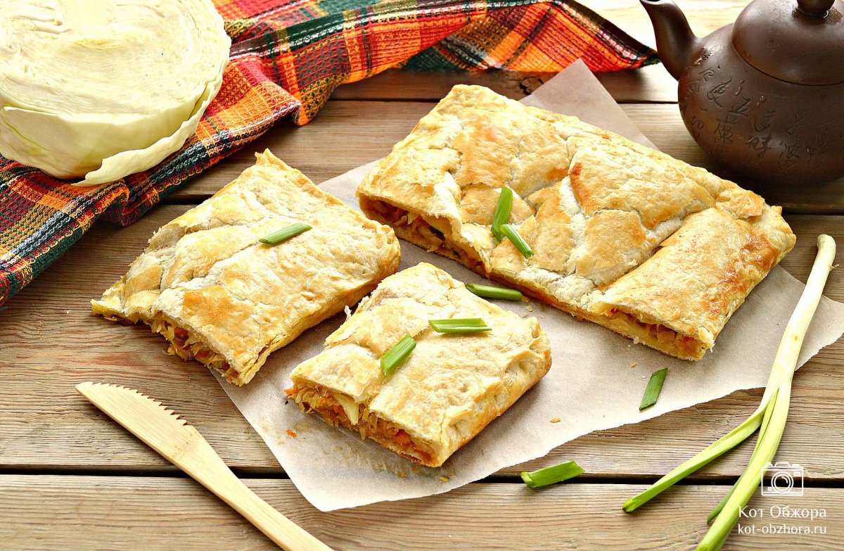 Эклеры с клубникой