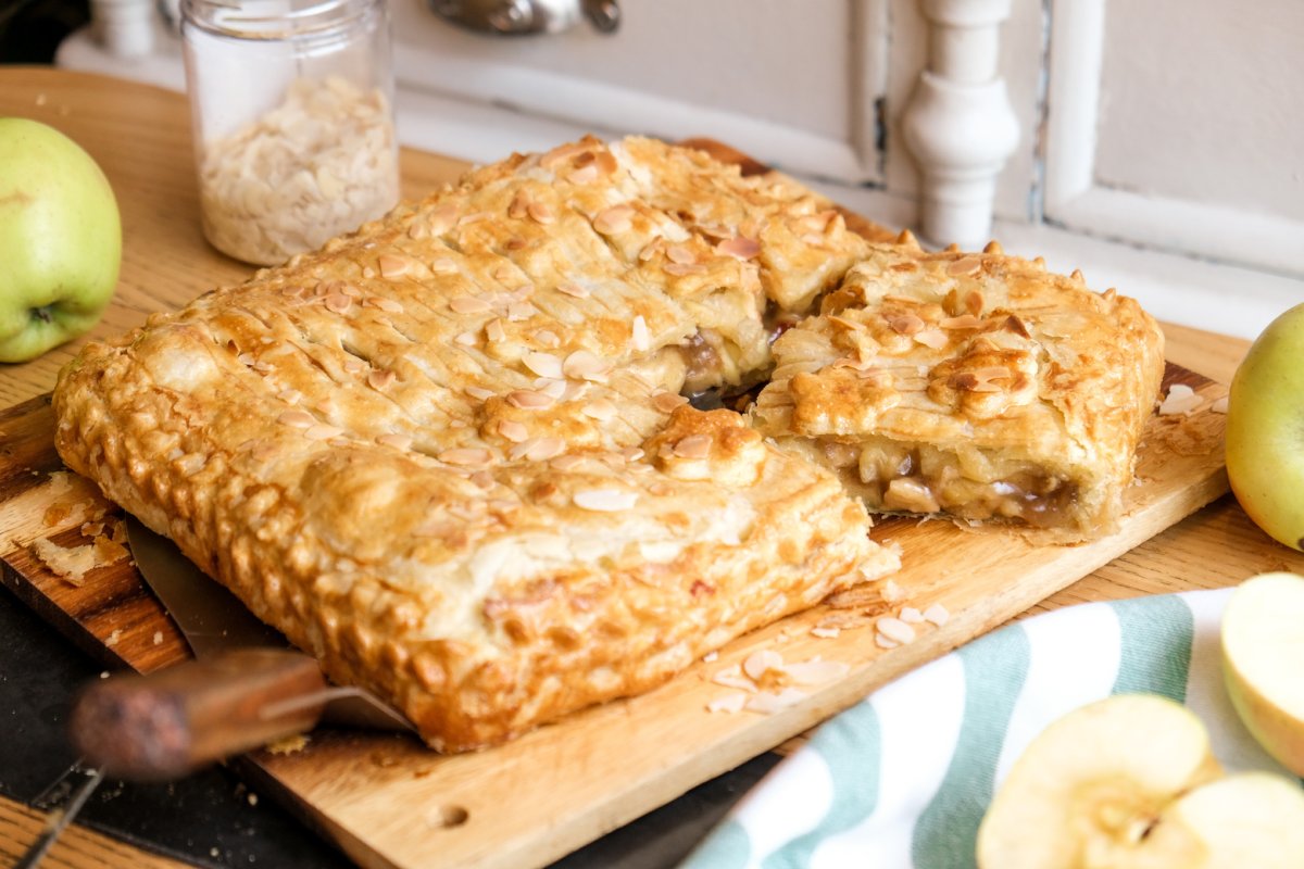 Как сделать резиновый перог с яблоками и с шоколадом
