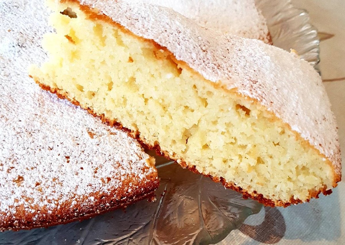 Пирог с кокосовой стружкой и сливками