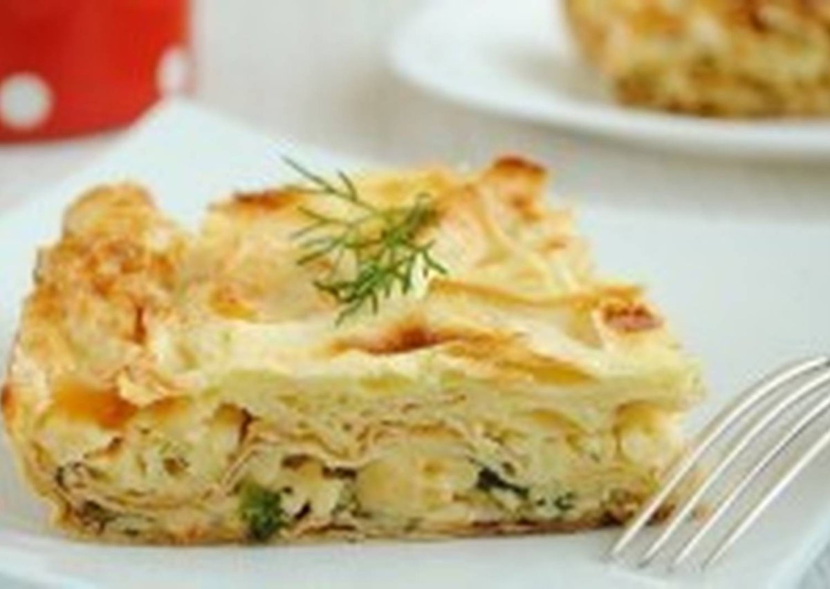 Пирог из лаваша с сыром и зеленью