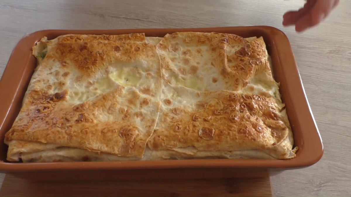 Пирог из лаваша с творогом и сыром