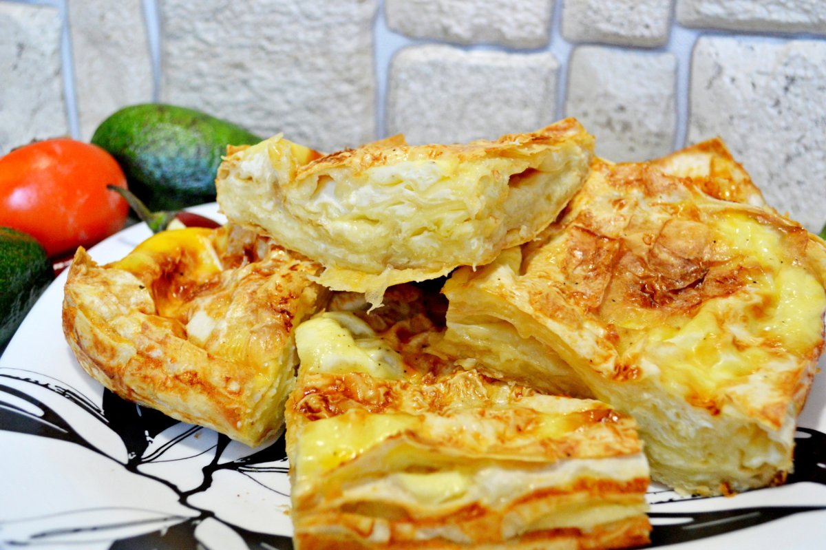 Штрудель из лаваша с яблоками и творогом