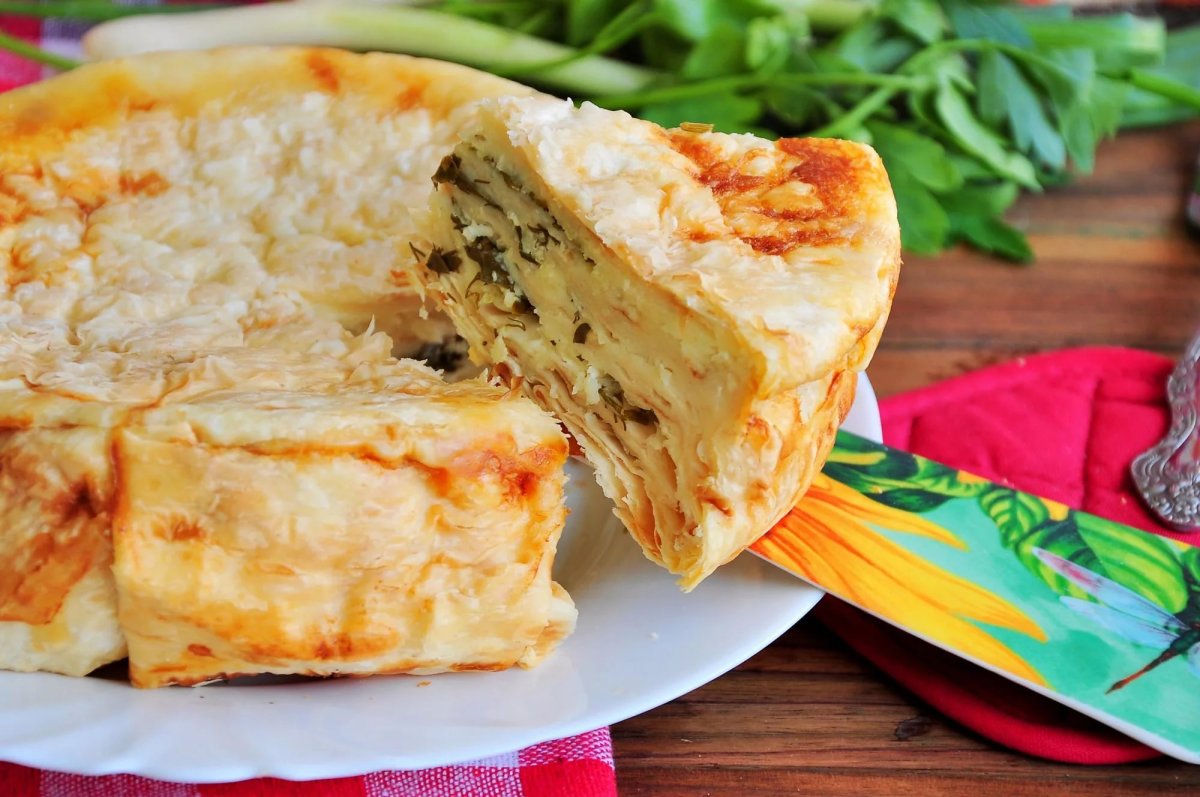 Пирог из лаваша с сыром и зеленью