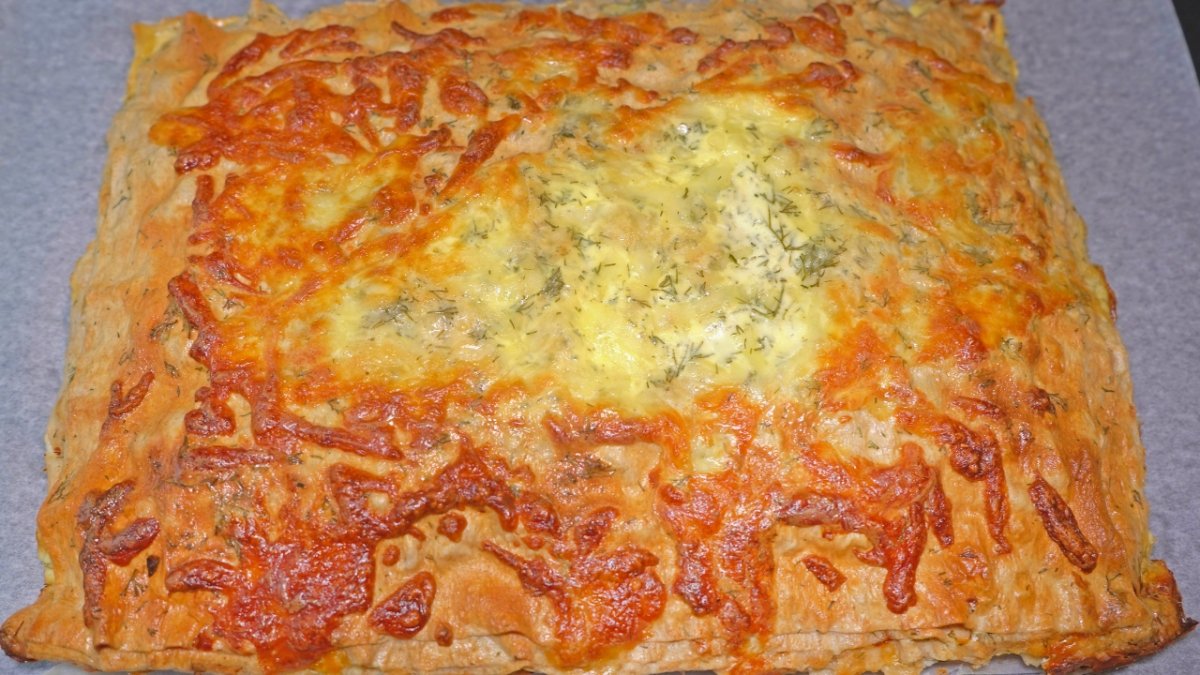 Лаваш с фаршем и сыром в духовке
