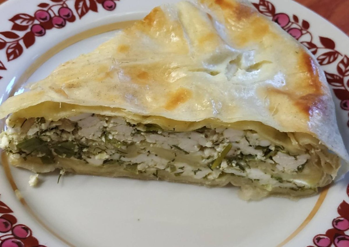 Пирог с творогом и зеленью из лаваша