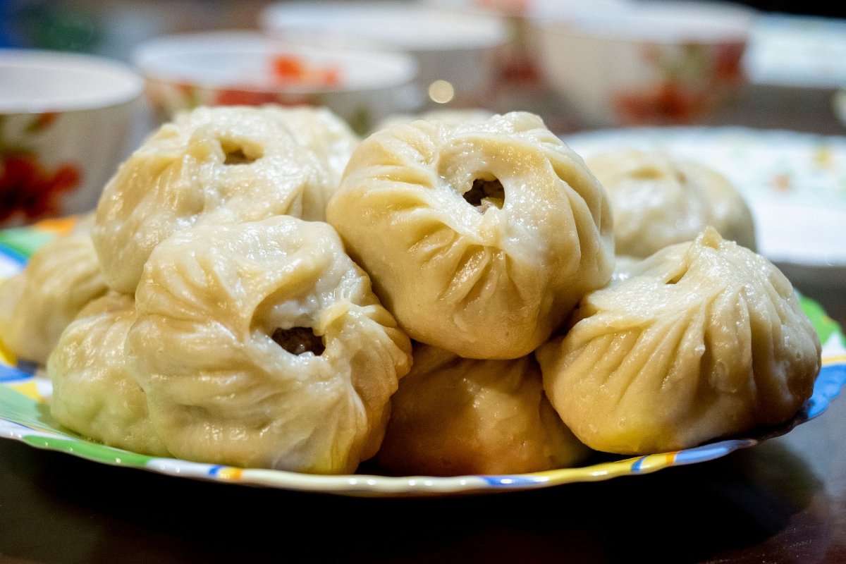 Выпекание блинов на Масленицу