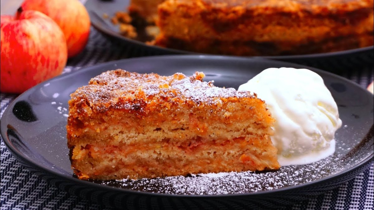 Яблочный пирог кусочек