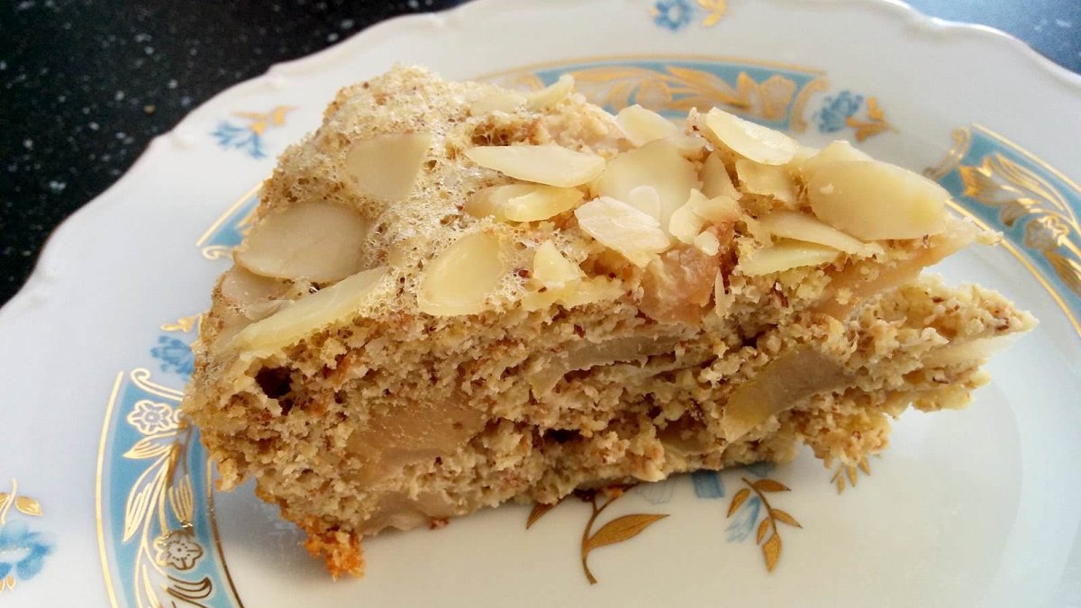 Шарлотка без молочки воздушная