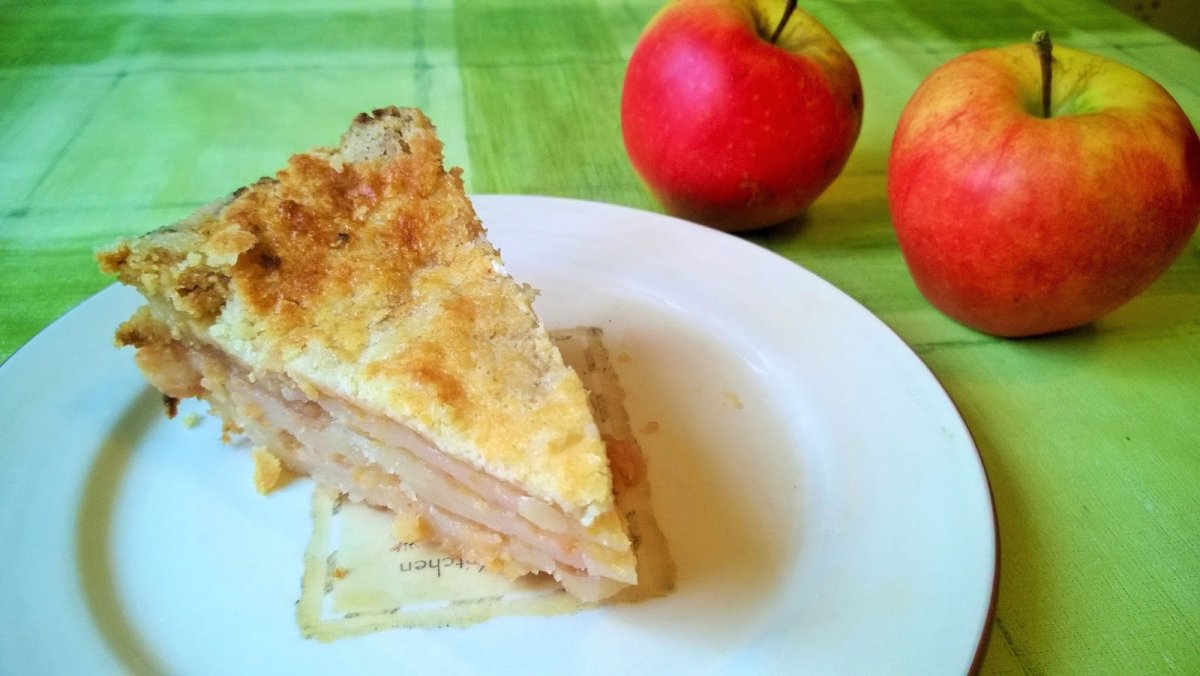 Potatoes and Apple Cake