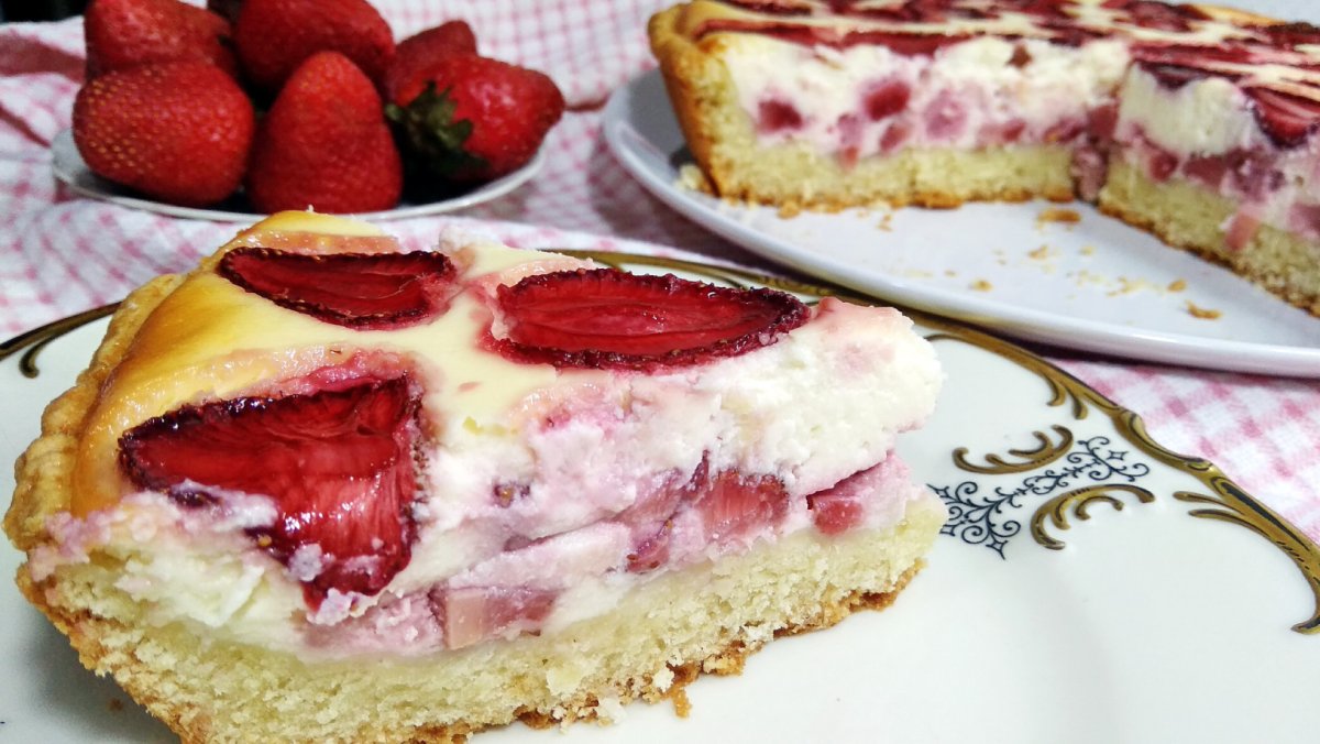 Пирог с клубникой