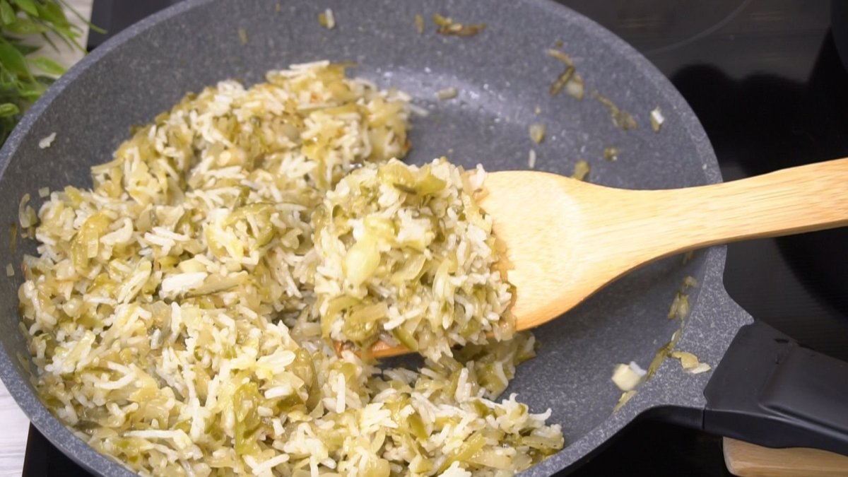 Пироги с маринованными огурцами