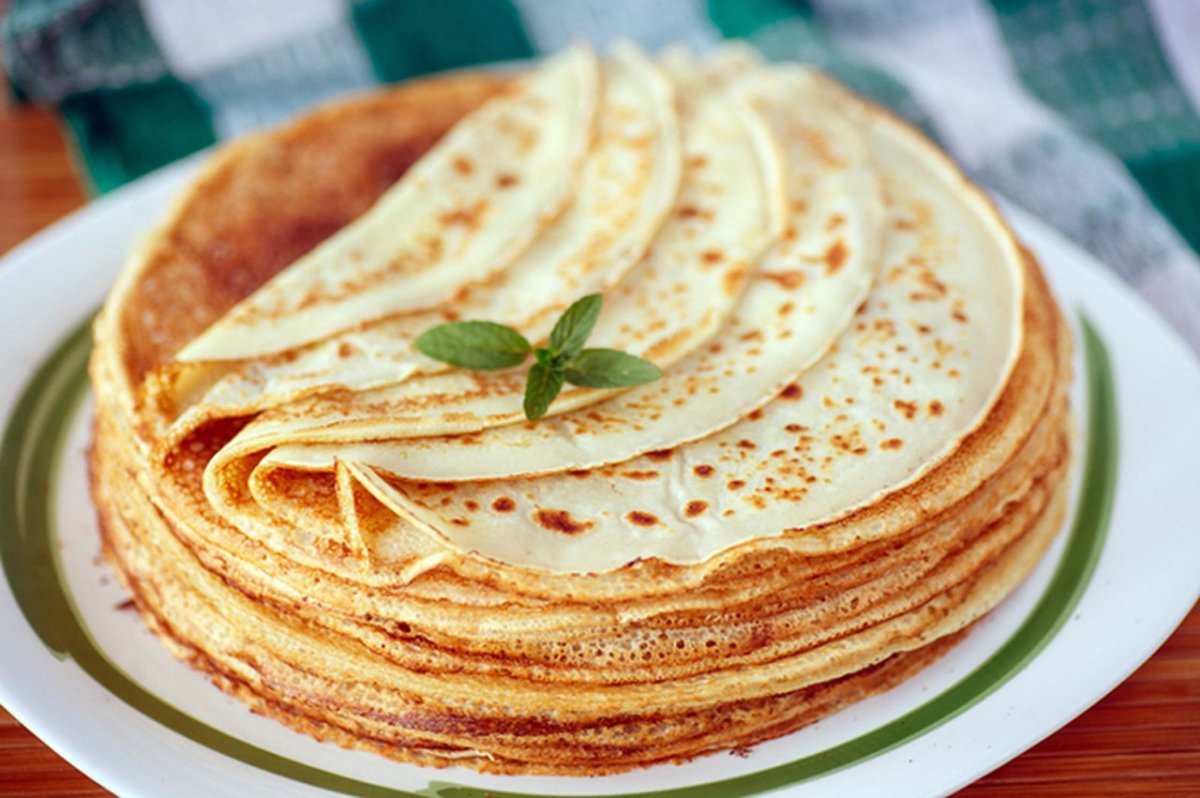 Блины на молоке с дырочками тонкие